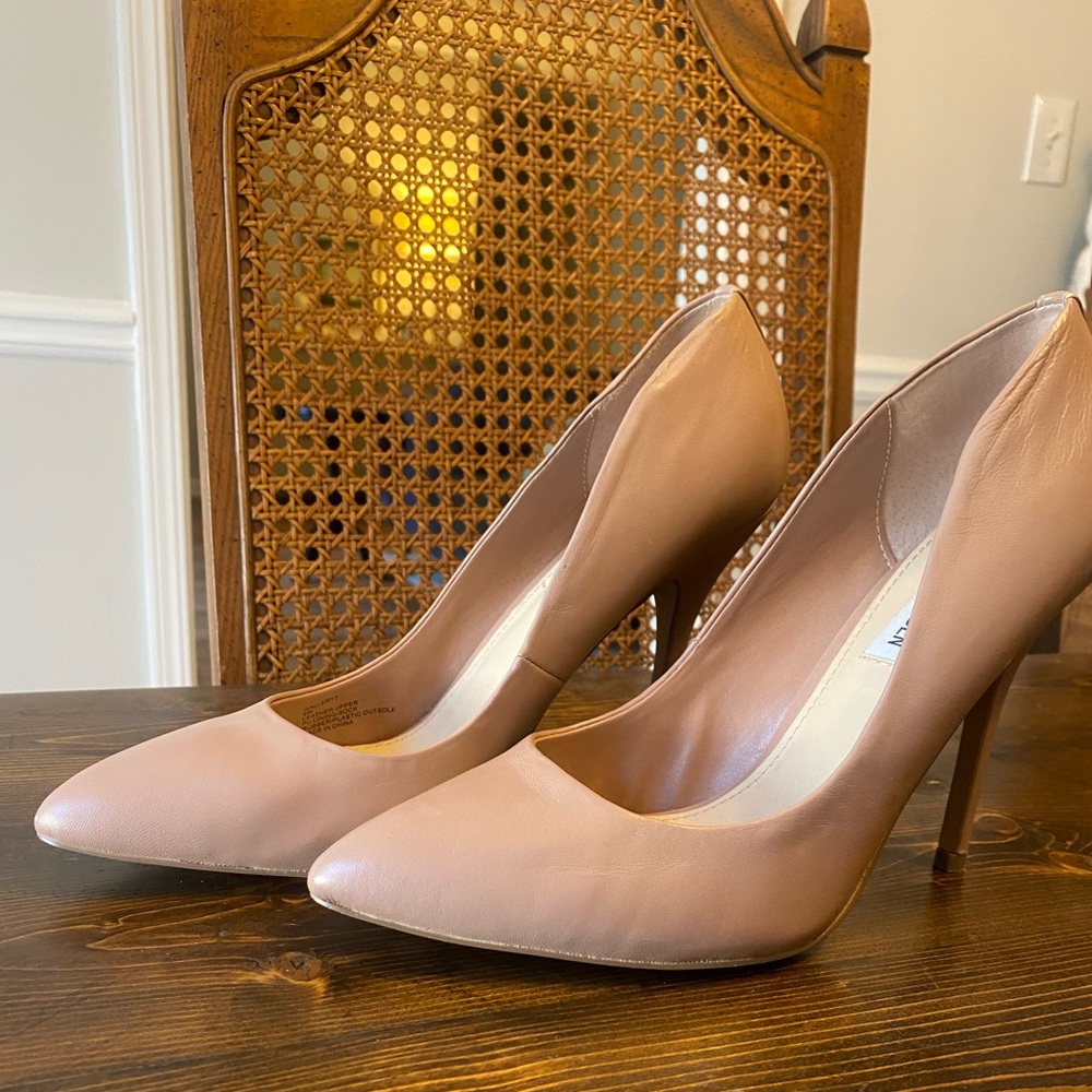 Steve Madden Blush/Nude Pumps